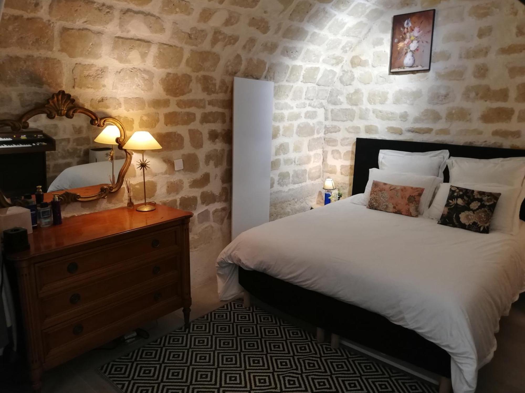 Les Freres Montgolfier - Le Marais - 80 M2 Lägenhet Paris Exteriör bild