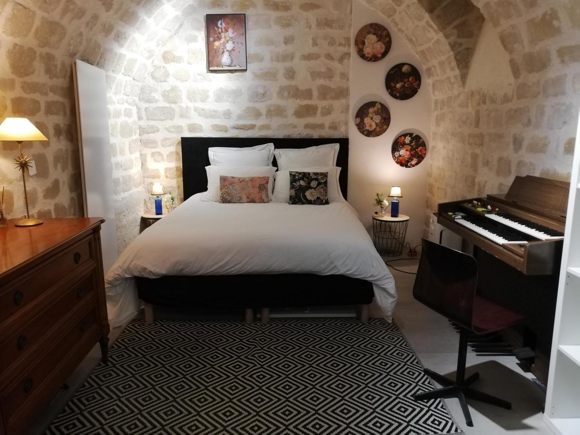 Les Freres Montgolfier - Le Marais - 80 M2 Lägenhet Paris Exteriör bild