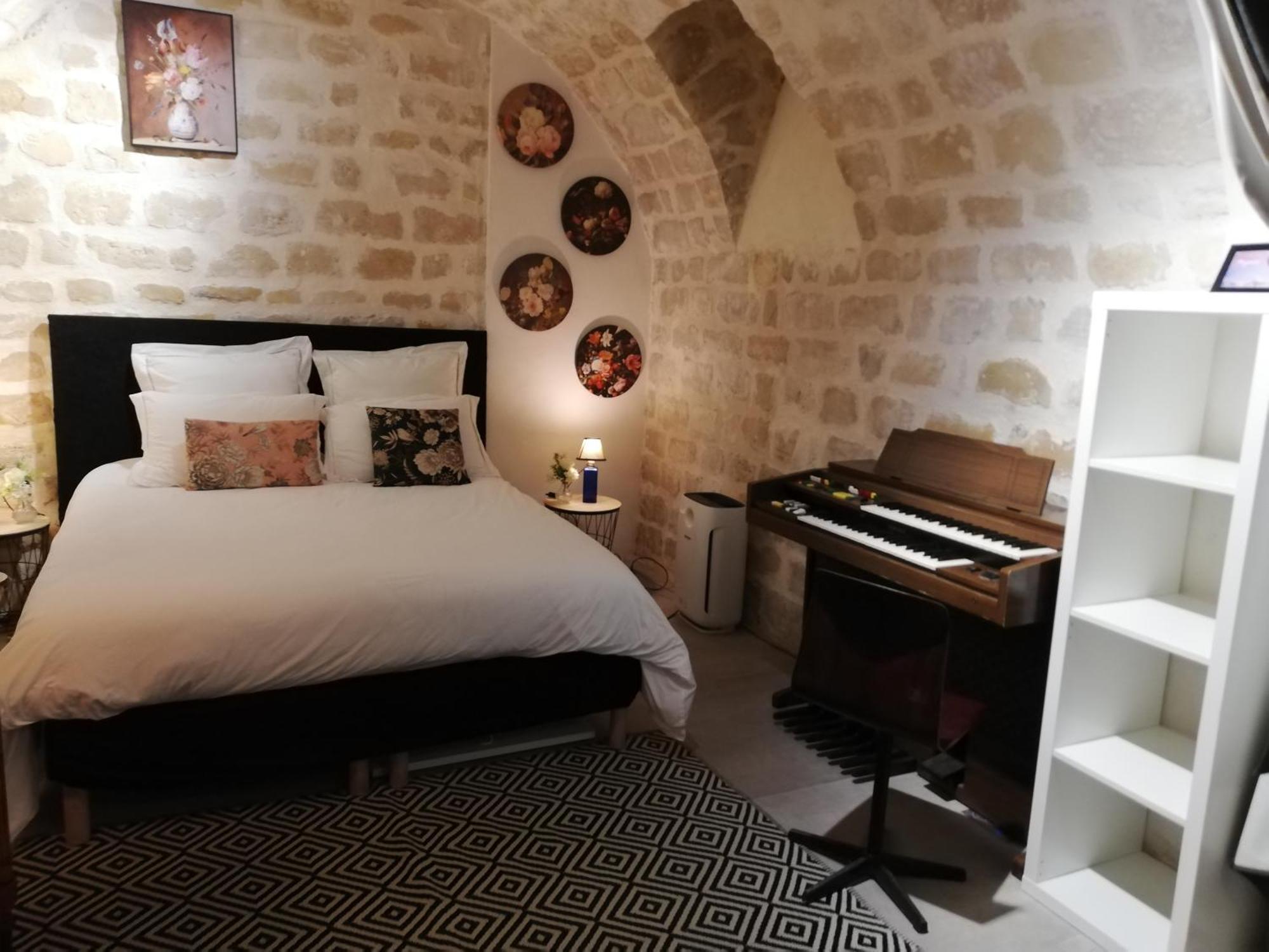 Les Freres Montgolfier - Le Marais - 80 M2 Lägenhet Paris Exteriör bild